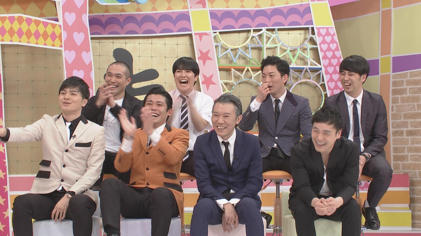「前略、西東さん」に出演する（前列左から）令和喜多みな実、モンスターエンジン、（後列左から）ラブレターズ、ニューヨーク。(c)中京テレビ