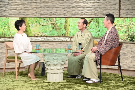 阿川佐和子（左）とゲストの林家木久扇、林家木久蔵。(c)MBS