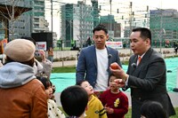 ミルクボーイのロケのワンシーン。(c)ABCテレビ