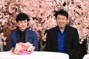 左から東山紀之、田中義剛。(c)日本テレビ