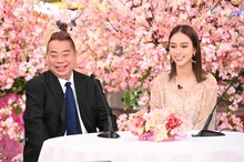 左から出川哲朗、滝沢カレン。(c)日本テレビ