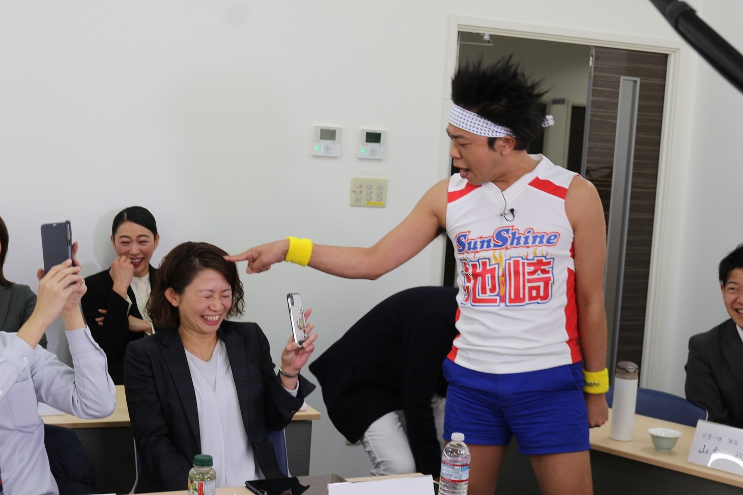 「池崎＆スミスの新人ジェネレーション」より。(c)静岡朝日テレビ