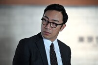 東京03角田扮する三木重行。(c)TBS