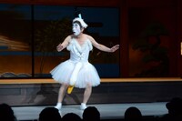 2013年上演の「アトリエ・ダンカンプロデュース 志村けん一座 第8回公演『志村魂 ─［先（ま）づ健康］─ 再び！』」より、志村けん。