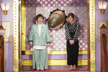 左からハリセンボン春菜、水卜麻美アナウンサー。(c)日本テレビ