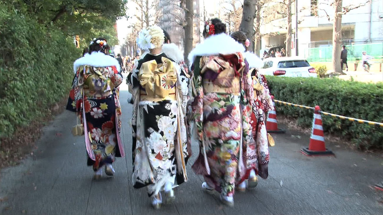 「USHIROSUGATA」より。