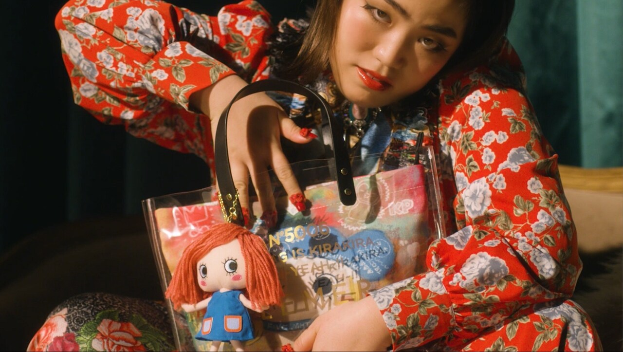 ILEMERのWebCM「ハイブランド編」より。