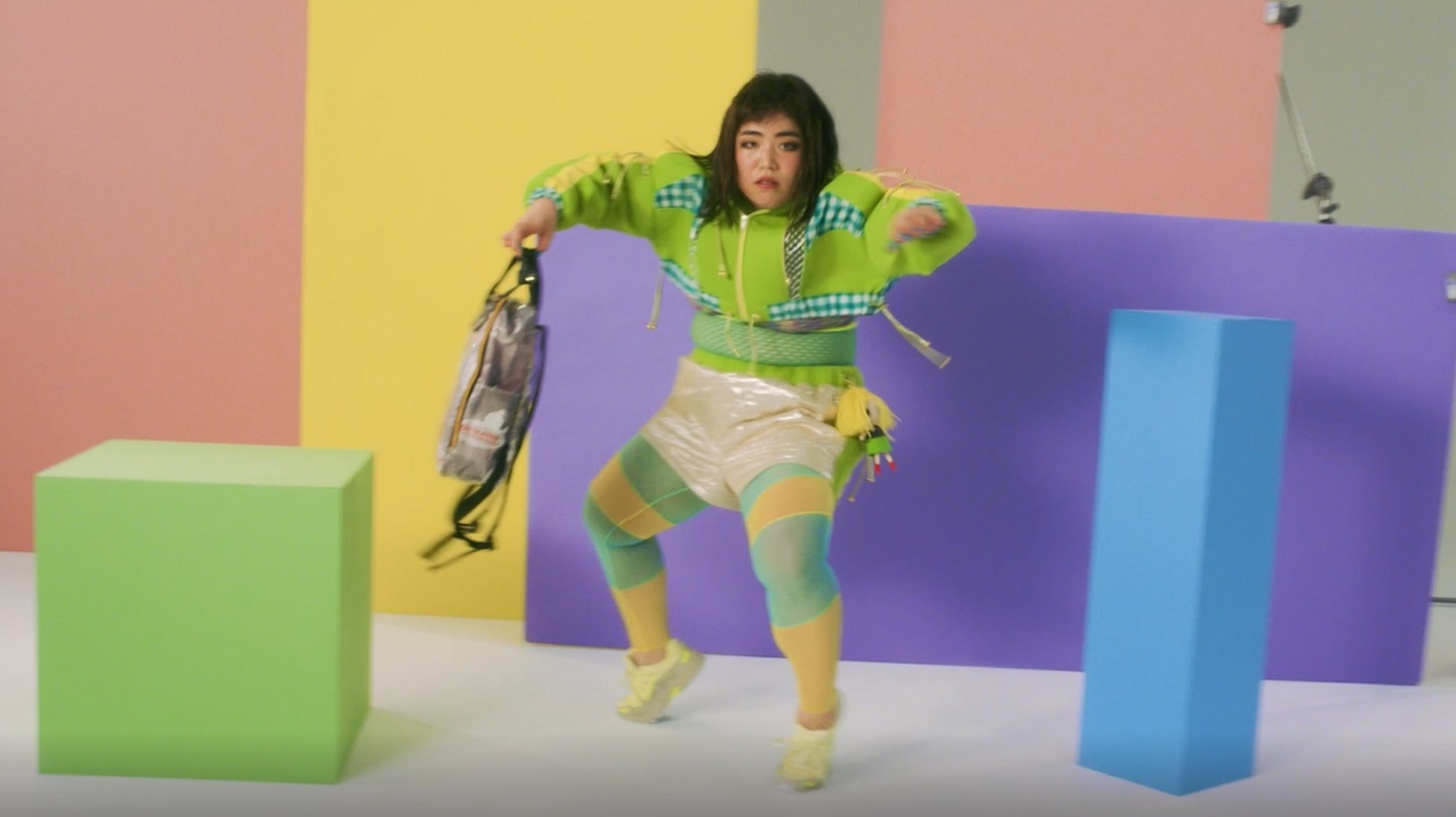 ILEMERのWebCM「ストリート編」より。