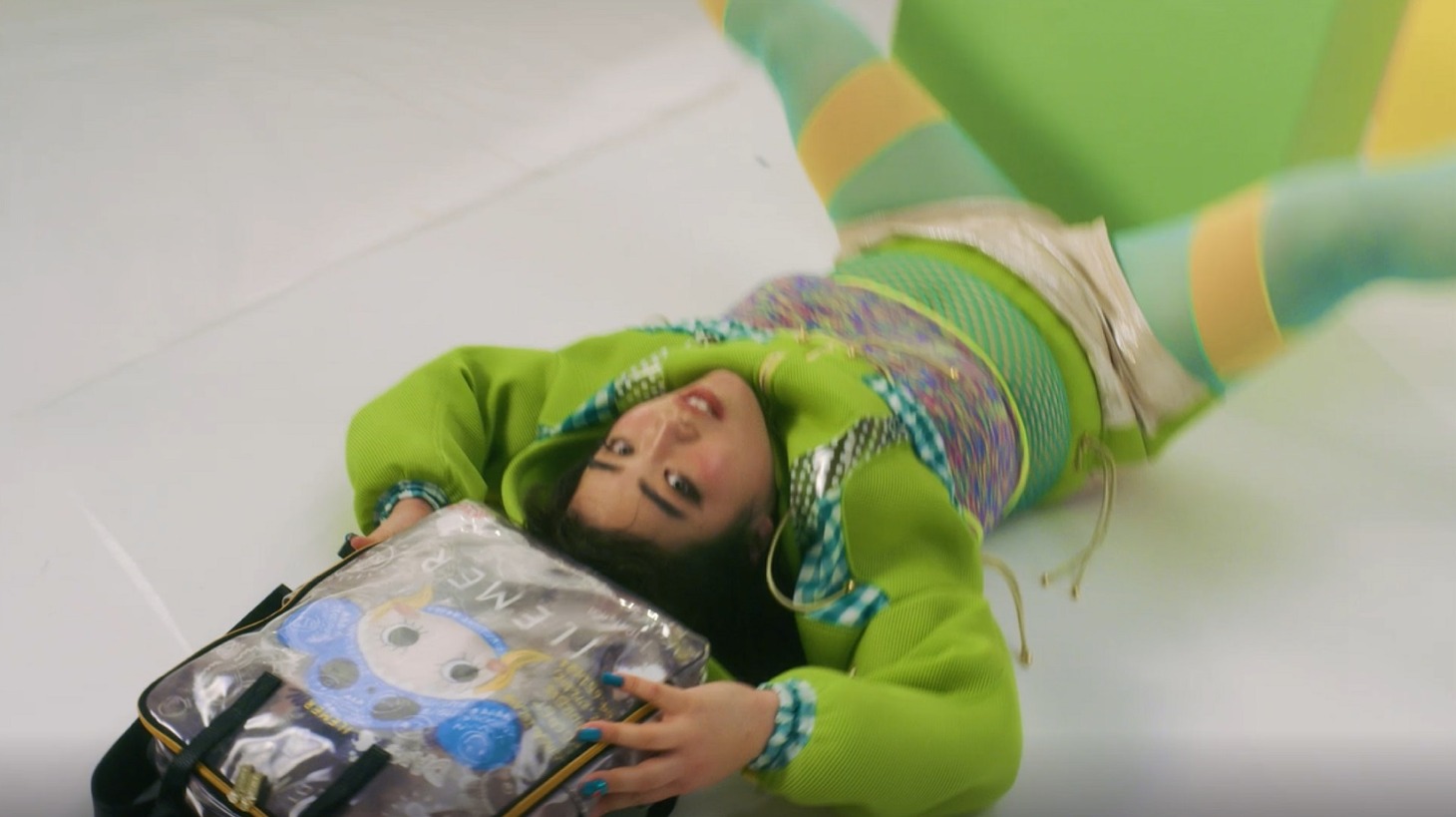 ILEMERのWebCM「ストリート編」より。