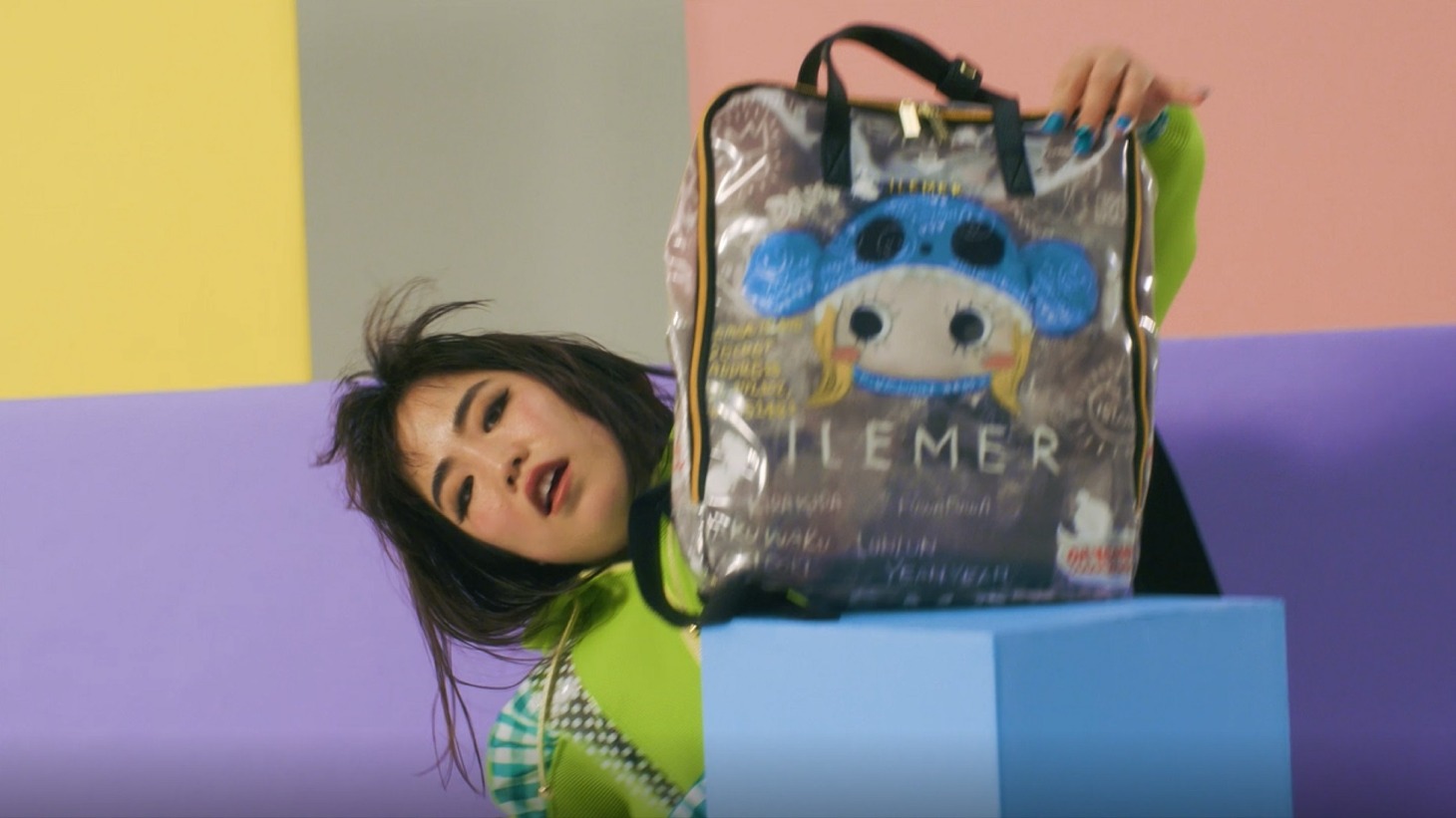 ILEMERのWebCM「ストリート編」より。