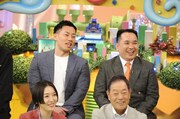 「今ちゃんの『実は…』」新レギュラーのミルクボーイ（後列）。(c)ABCテレビ