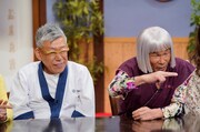 左から笑福亭笑瓶、間寛平。(c)読売テレビ