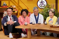 左からたむらけんじ、すっちー、笑福亭笑瓶、由紀さおり。(c)読売テレビ