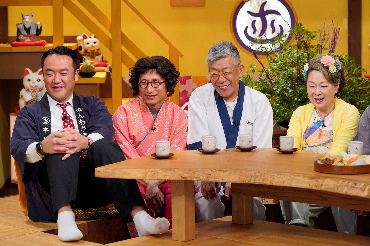 左からたむらけんじ、すっちー、笑福亭笑瓶、由紀さおり。(c)読売テレビ