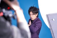 動画の撮影に臨むぺこぱ松陰寺。