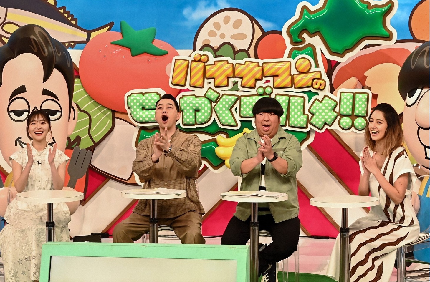 （左から）指原莉乃、バナナマン、森泉。(c)TBS