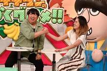 （左から）バナナマン日村、森泉。(c)TBS