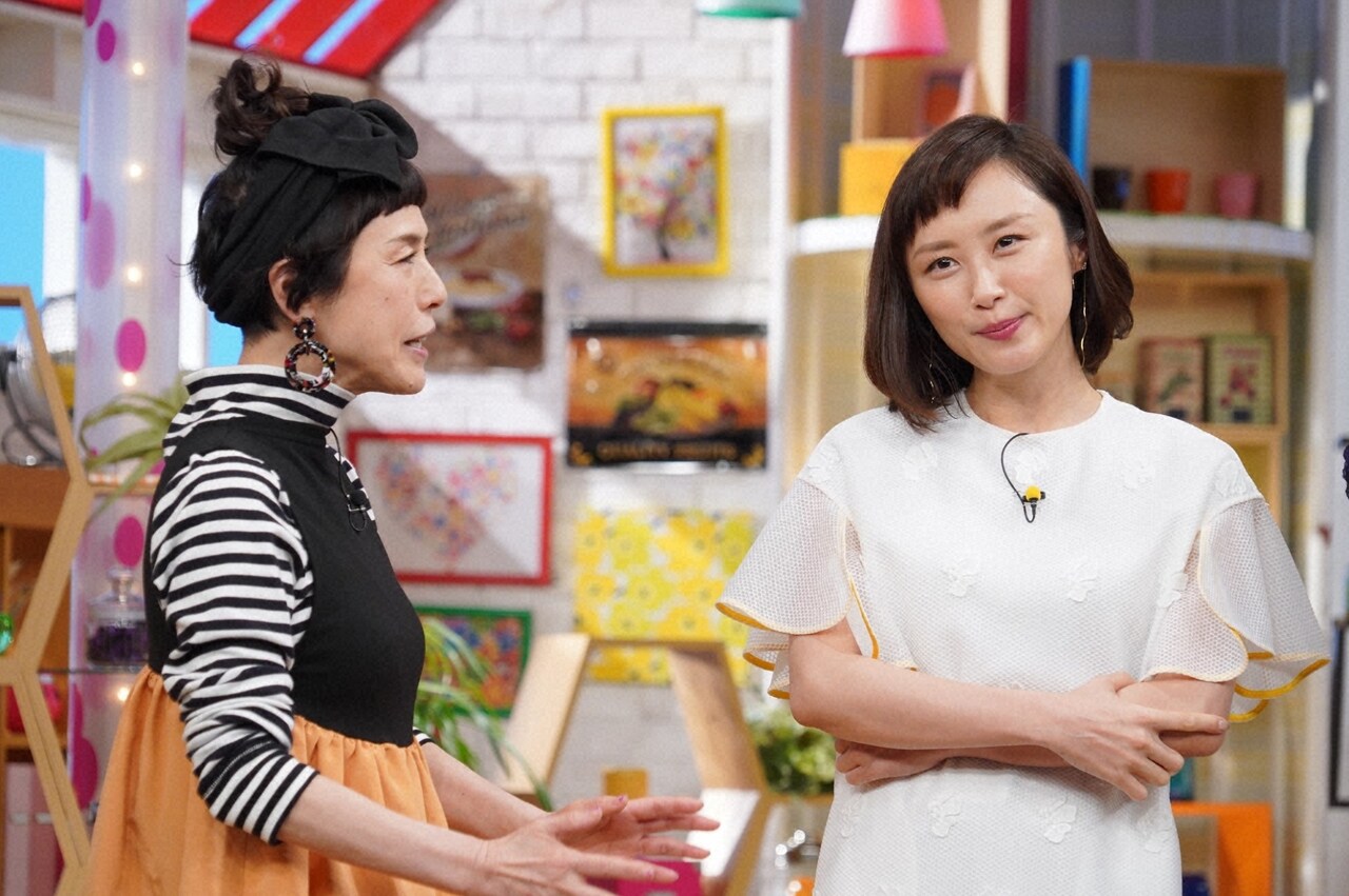 左から久本雅美、山口もえ。(c)日本テレビ