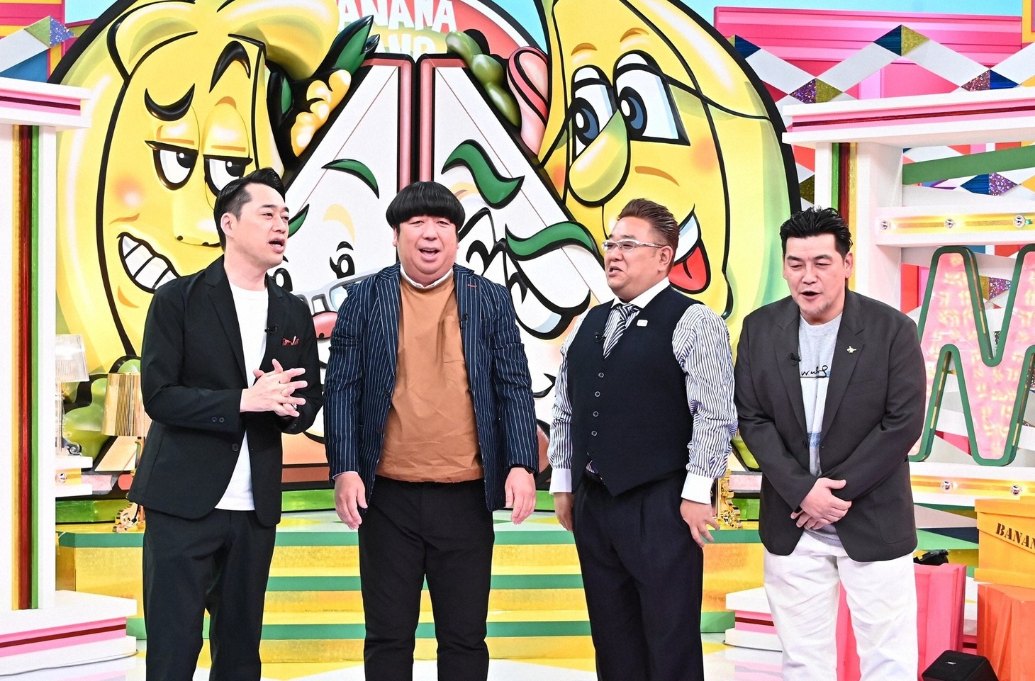 （左から）バナナマン、サンドウィッチマン。(c)TBS