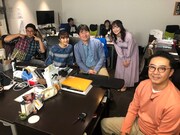 手前左からビビる大木、百田夏菜子、佐藤二朗、森香澄、おぎやはぎ矢作。(c)テレビ東京