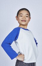 斎藤汰鷹演じる次男・小鉄。