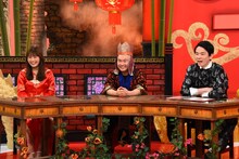 渋谷凪咲（左）とかまいたち。