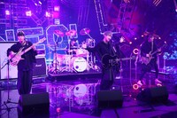 THE ORAL CIGARETTESのパフォーマンスの様子。(c)フジテレビ