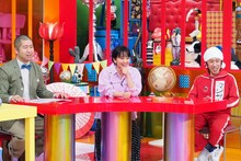 左からハライチ澤部、岡田結実、カジサック。(c)テレビ東京