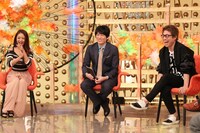 （左から）池田美優、博多大吉、ロンドンブーツ1号2号・田村淳。(c)関西テレビ