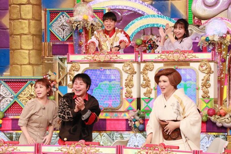 西軍メンバーとして出演するNON STYLE井上（前列中央）。(c)フジテレビ