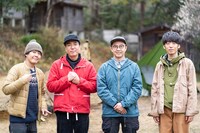 左からうしろシティ阿諏訪、おぎやはぎ、DJ 松永。(c)メ～テレ