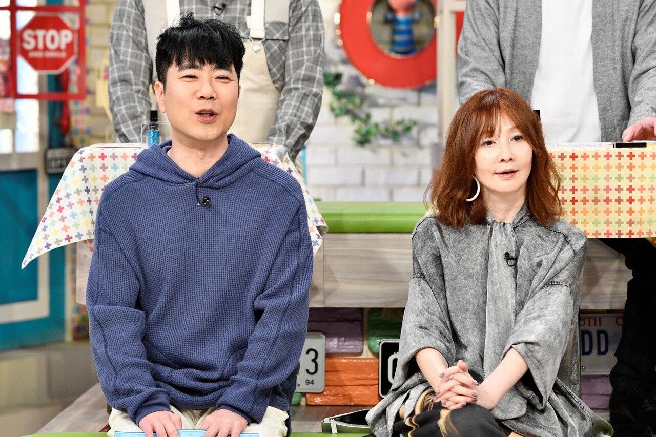 左から藤井隆、YOU。(c)読売テレビ