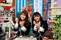 左から渋谷凪咲、山田寿々。(c)読売テレビ