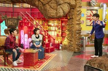 「なるみ・岡村の過ぎるTV」に出演する（左から）ナインティナイン岡村、なるみ、銀シャリ鰻。(c)ABCテレビ