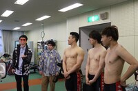 「霜降り明星のあてみなげ」のワンシーン。(c)静岡朝日テレビ