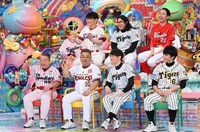 「アメトーーク！」に集結する（前列左から）出川哲朗、サンドウィッチマン伊達、陣内智則、アンジャッシュ渡部、（後列左から）ずん飯尾、ロッチ中岡、アンガールズ田中の「ありがとうノムさん芸人」。(c)テレビ朝日