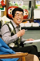 「志村通」に出演する志村けん。