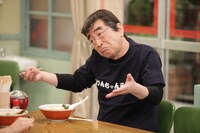 「志村軒」に出演する志村けん。