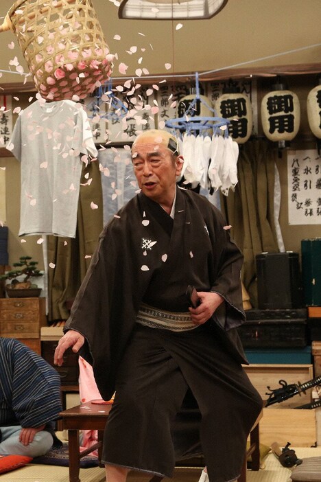 「志村座」に出演する志村けん。