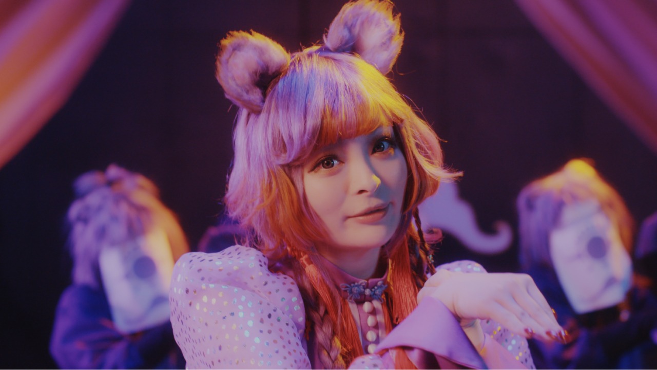 「かまいたち」ミュージックビデオより。