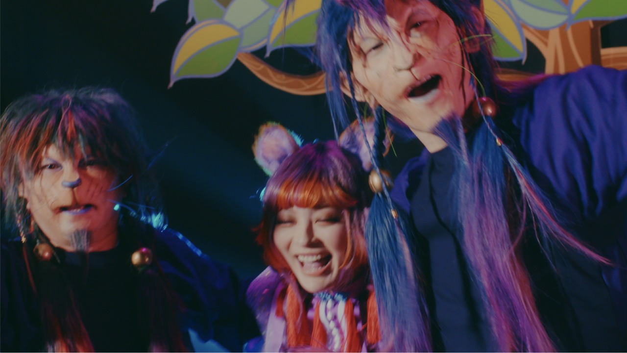 「かまいたち」ミュージックビデオより。