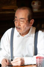 志村けん演じる作曲家・小山田耕三。(c)NHK