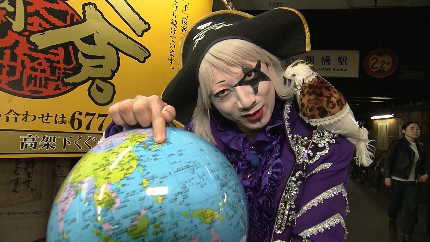 「相席食堂」で展開される「白塗り-1グランプリ」に出場するゴー☆ジャス。(c)ABCテレビ