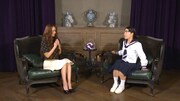 左から安室奈美恵、イモトアヤコ。(c)日本テレビ