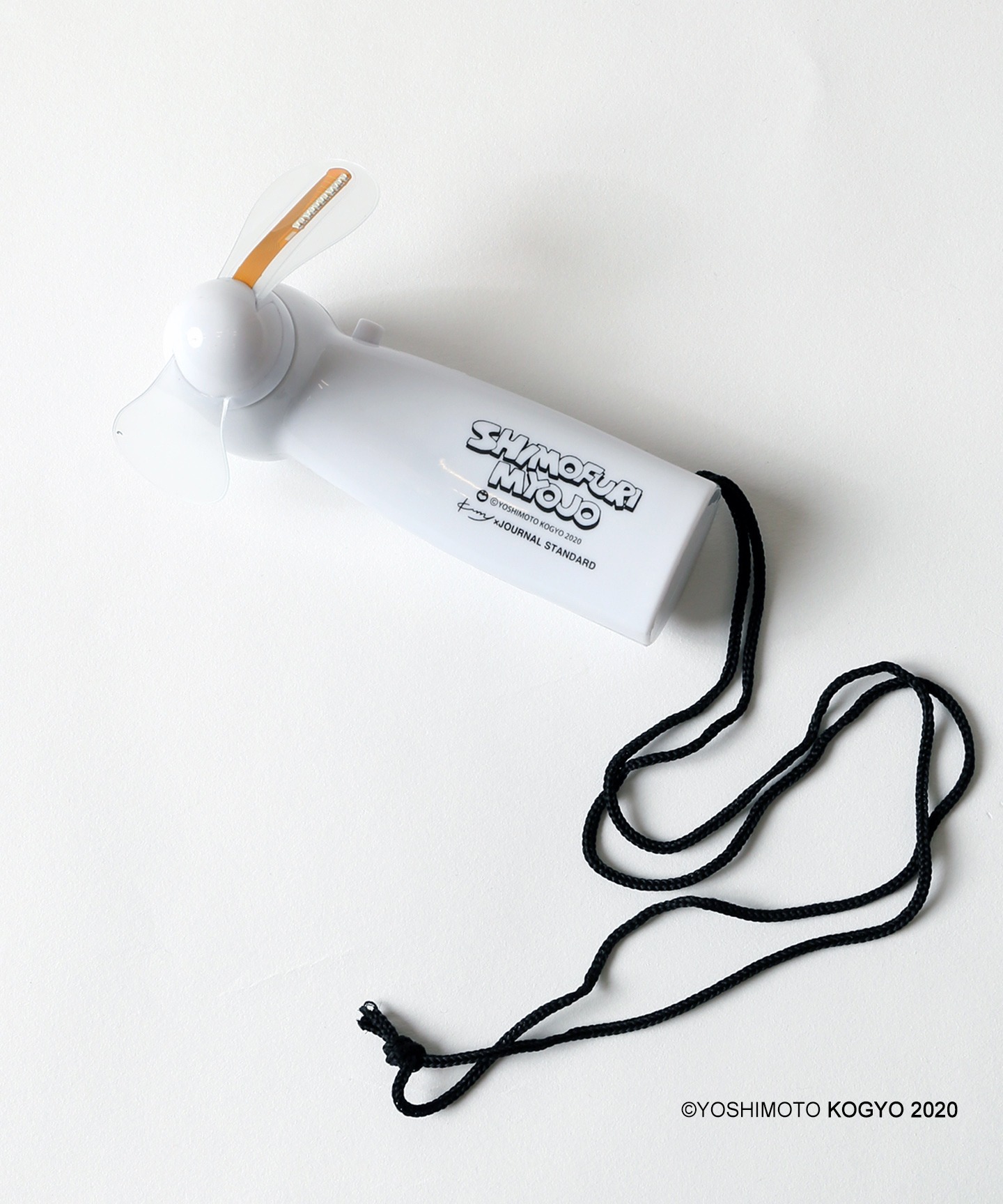 霜降り明星とJOURNAL STANDARDのコラボグッズのハンディファン。