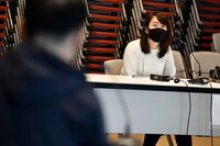 「母の詩2020～母の日によせて～」収録の様子。