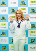 解説の鈴木香里武。(c)テレビ静岡