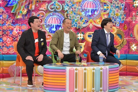 （左から）タカアンドトシ、蛍原徹。(c)テレビ朝日