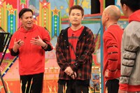 （左から）狩野英孝、品川庄司・品川、バイきんぐ小峠、パンサー尾形。(c)フジテレビ