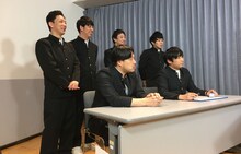 「勇者ああああ」にゲスト出演する（後列左から）ニューヨーク、さらば青春の光。